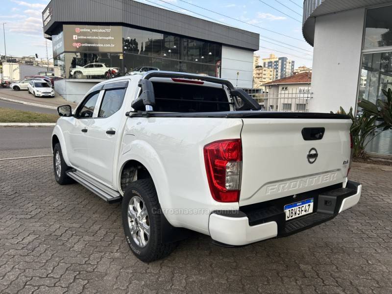 NISSAN - FRONTIER - 2022/2023 - Branca - R$ 170.000,00