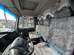 FORD - CARGO 816 - 2015/2015 - Prata - R$ 215.000,00