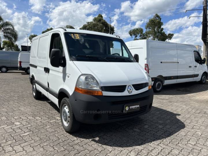 RENAULT - MASTER - 2012/2013 - Branca - R$ 88.000,00
