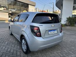 CHEVROLET - SONIC - 2013/2013 - Prata - R$ 37.000,00
