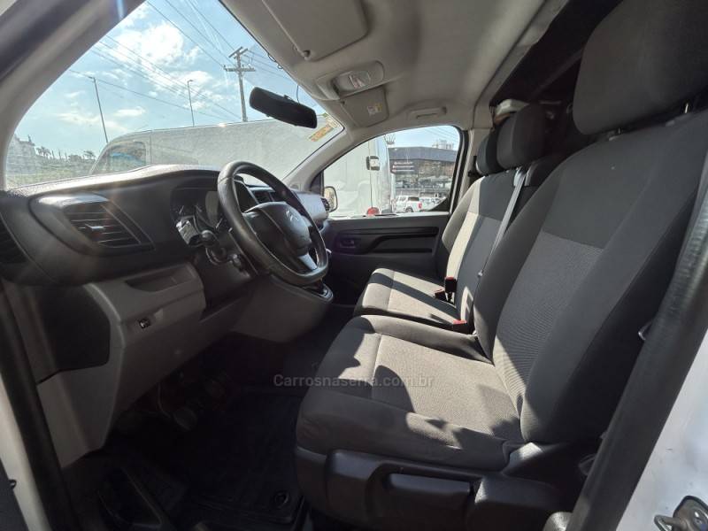 CITROËN - JUMPY - 2021/2022 - Branca - R$ 120.000,00