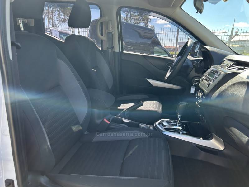 NISSAN - FRONTIER - 2022/2023 - Branca - R$ 170.000,00