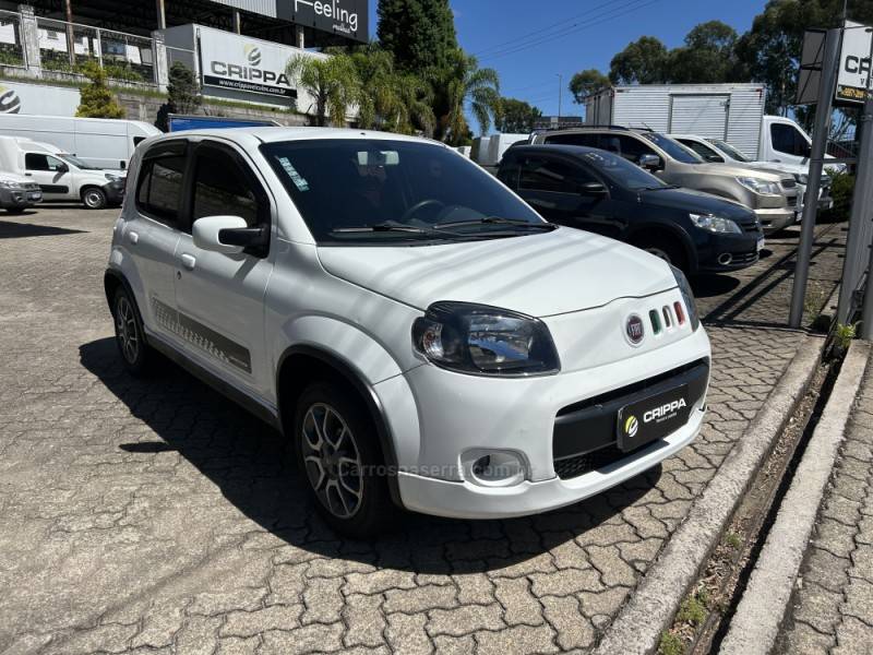 FIAT - UNO - 2013/2014 - Branca - R$ 40.000,00