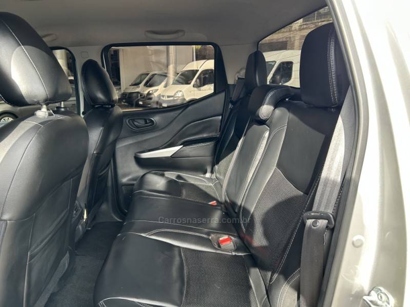 NISSAN - FRONTIER - 2019/2020 - Prata - R$ 117.000,00