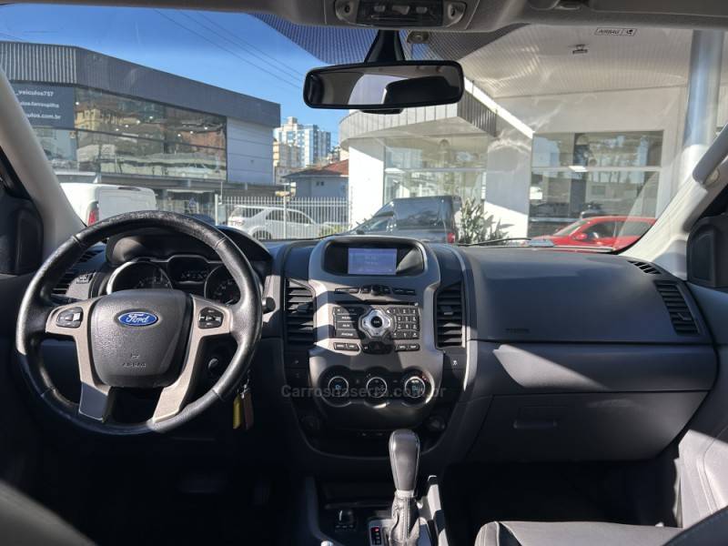FORD - RANGER - 2014/2014 - Prata - R$ 115.000,00