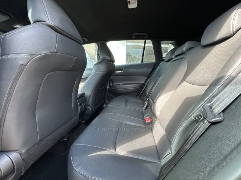 TOYOTA - COROLLA - 2022/2023 - Preta - R$ 145.000,00
