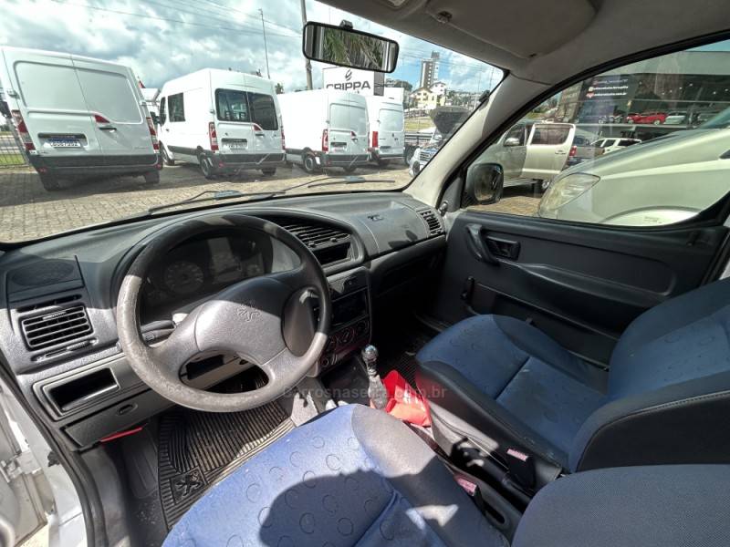PEUGEOT - PARTNER - 2008/2009 - Branca - R$ 24.000,00