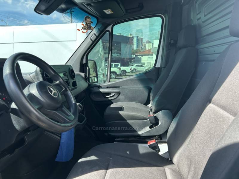 MERCEDES-BENZ - SPRINTER - 2021/2022 - Branca - R$ 230.000,00