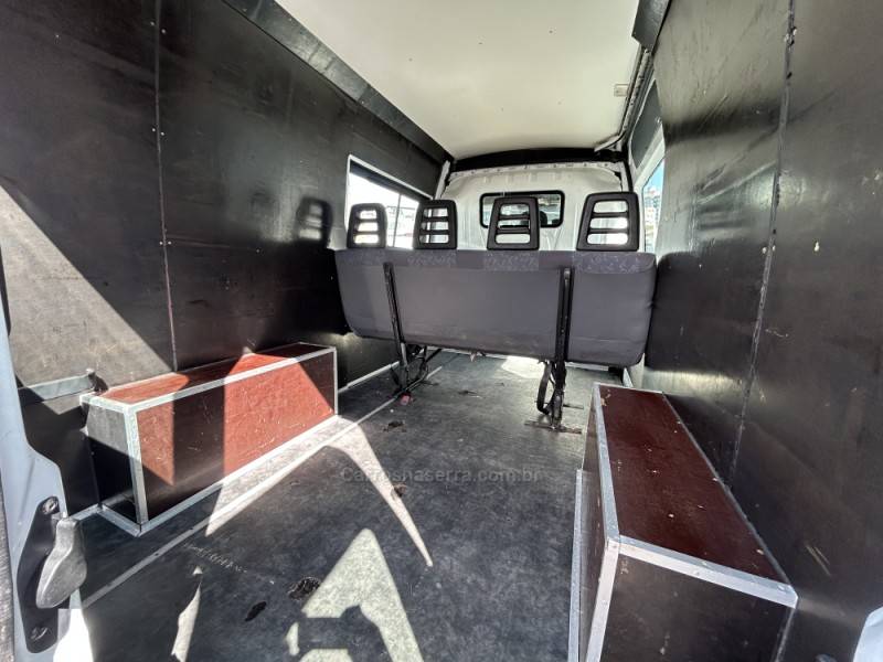 RENAULT - MASTER - 2015/2016 - Branca - R$ 148.000,00