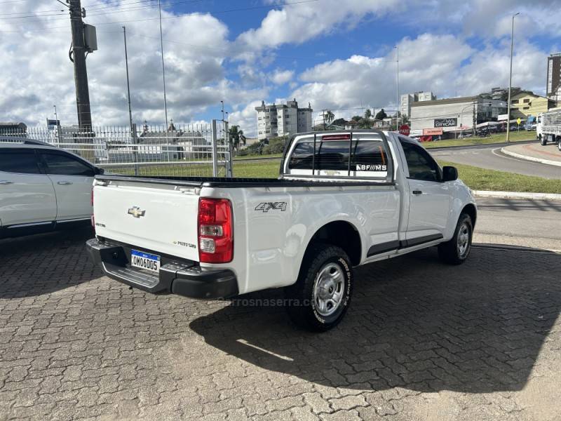CHEVROLET - S10 - 2013/2013 - Branca - R$ 95.000,00