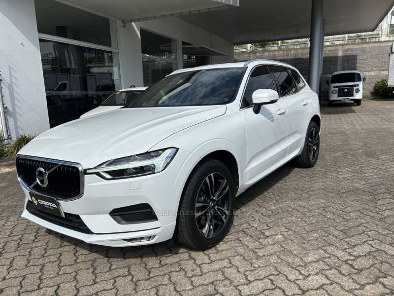 VOLVO - XC60 - 2018/2019 - Branca - R$ 155.000,00