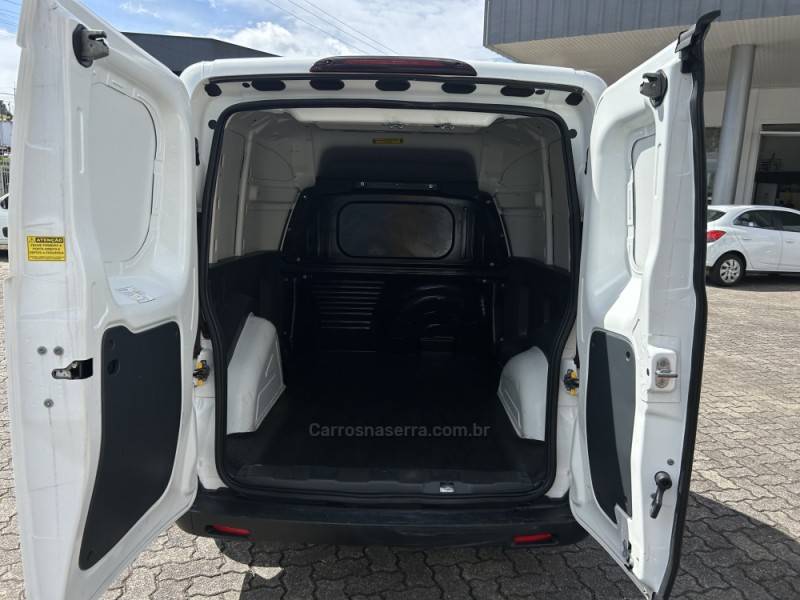 FIAT - FIORINO - 2023/2024 - Branca - R$ 95.000,00