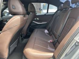 BMW - 320I - 2022/2023 - Cinza - R$ 280.000,00