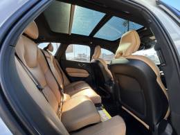 VOLVO - XC60 - 2018/2019 - Branca - R$ 175.000,00