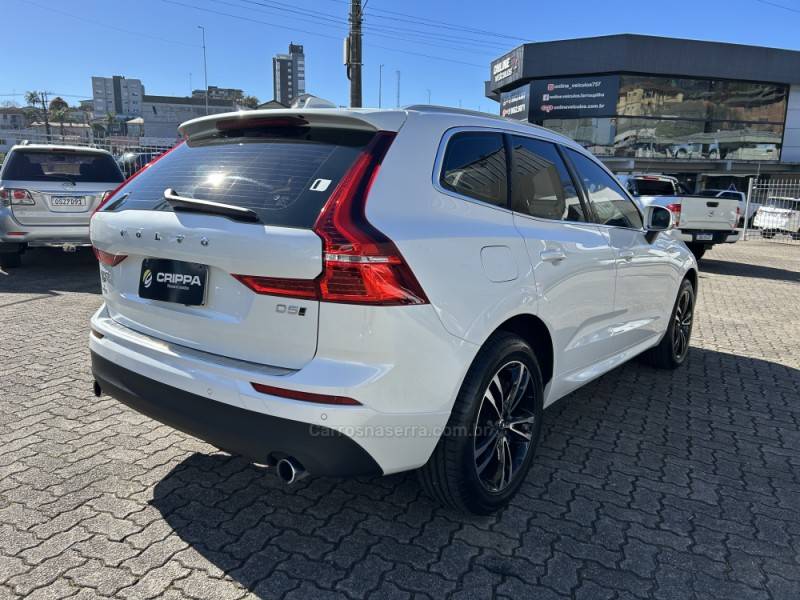 VOLVO - XC60 - 2018/2019 - Branca - R$ 175.000,00