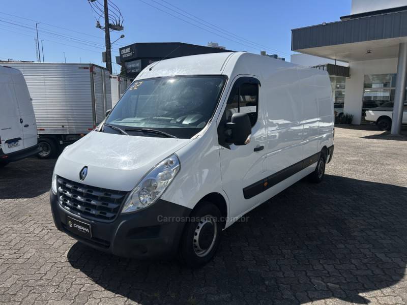 RENAULT - MASTER - 2021/2022 - Branca - R$ 198.000,00