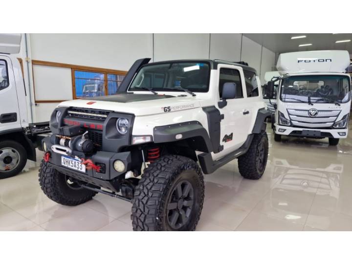 TROLLER - T4 - 2015/2015 - Branca - R$ 175.000,00