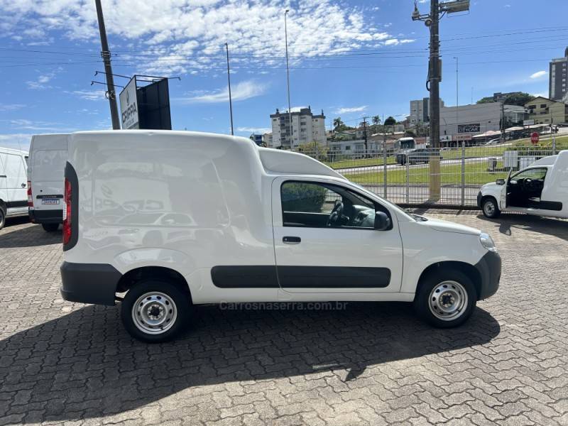 FIAT - FIORINO - 2023/2024 - Branca - R$ 95.000,00