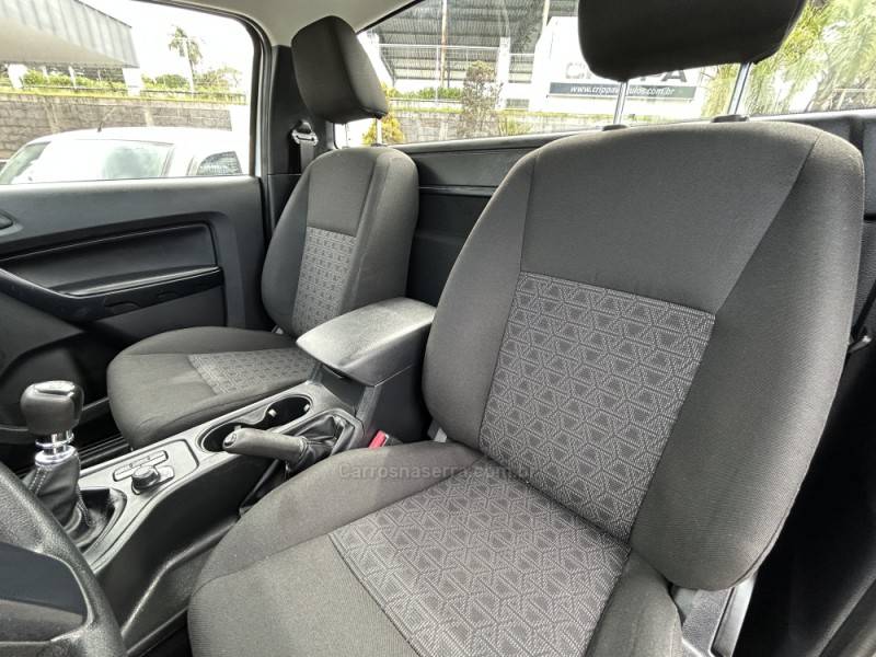 FORD - RANGER - 2022/2023 - Branca - R$ 158.000,00