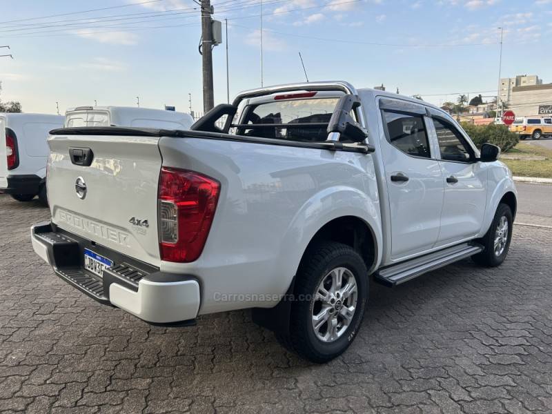 NISSAN - FRONTIER - 2022/2023 - Branca - R$ 170.000,00