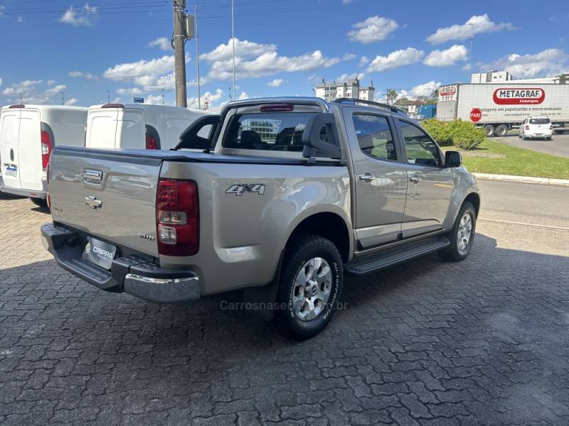CHEVROLET - S10 - 2013/2013 - Dourada - R$ 109.000,00