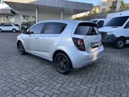 CHEVROLET - SONIC - 2013/2013 - Prata - R$ 37.000,00