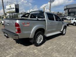 TOYOTA - HILUX - 2013/2014 - Prata - R$ 140.000,00
