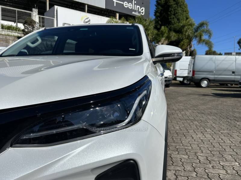 TOYOTA - HILUX SW4 - 2024/2024 - Branca - R$ 375.000,00