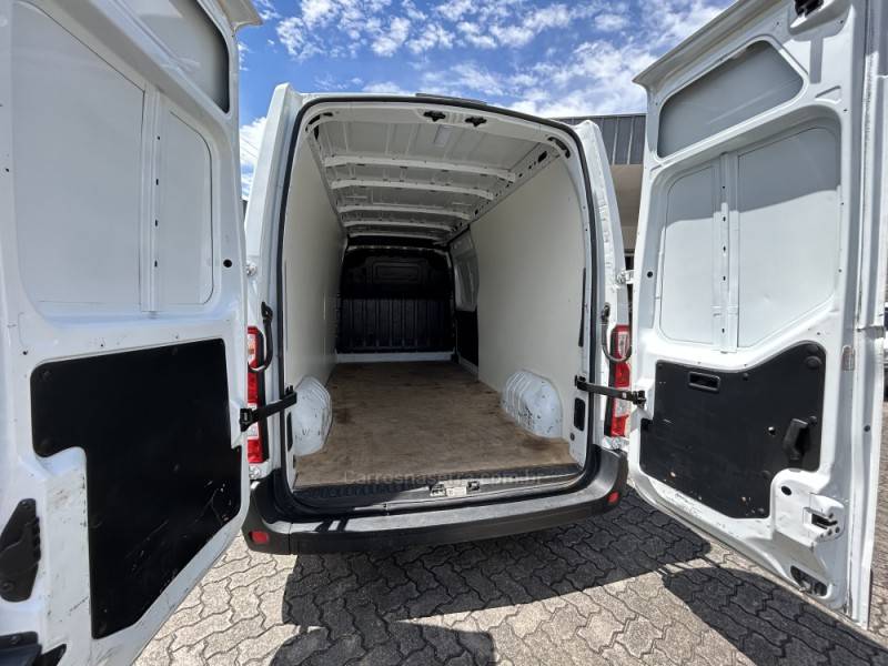 RENAULT - MASTER - 2021/2022 - Branca - R$ 198.000,00