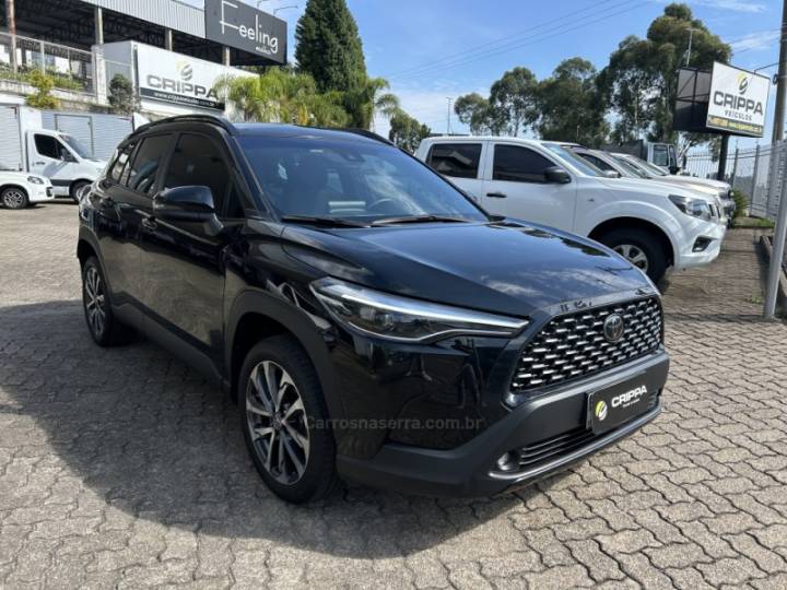TOYOTA - COROLLA - 2022/2023 - Preta - R$ 145.000,00