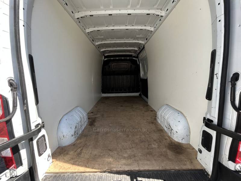 RENAULT - MASTER - 2021/2022 - Branca - R$ 198.000,00