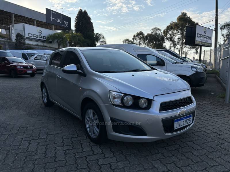 CHEVROLET - SONIC - 2013/2013 - Prata - R$ 37.000,00