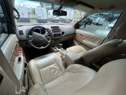 TOYOTA - HILUX SW4 - 2009/2010 - Branca - R$ 117.000,00