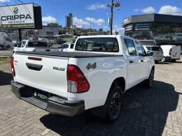 TOYOTA - HILUX - 2022/2022 - Branca - R$ 175.000,00