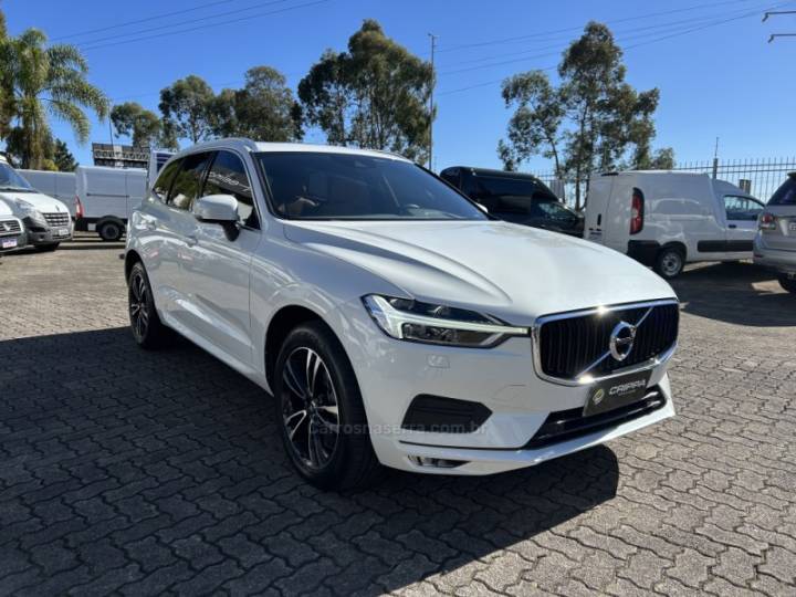 VOLVO - XC60 - 2018/2019 - Branca - R$ 175.000,00
