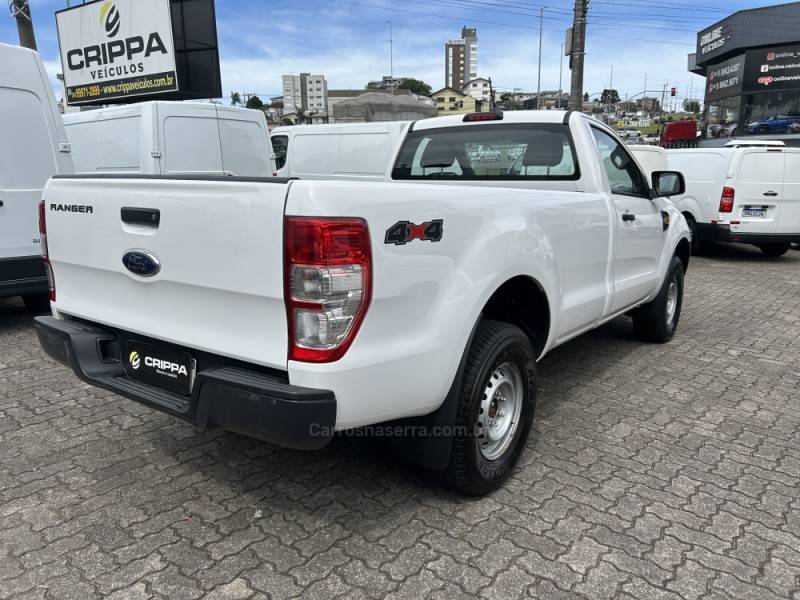 FORD - RANGER - 2022/2023 - Branca - R$ 158.000,00