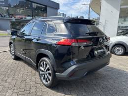 TOYOTA - COROLLA - 2022/2023 - Preta - R$ 145.000,00