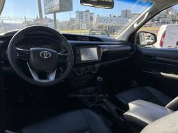 TOYOTA - HILUX - 2022/2022 - Branca - R$ 165.000,00
