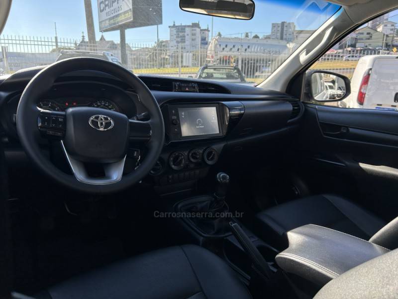 TOYOTA - HILUX - 2022/2022 - Branca - R$ 165.000,00