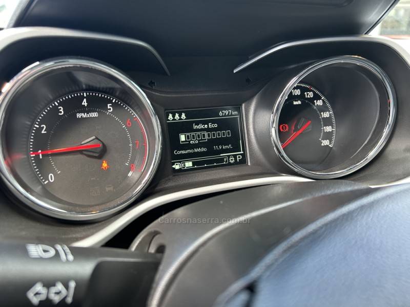 CHEVROLET - TRACKER - 2024/2025 - Bege - R$ 115.000,00
