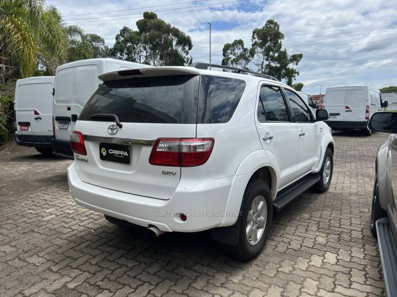 TOYOTA - HILUX SW4 - 2009/2010 - Branca - R$ 117.000,00