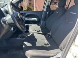 FIAT - UNO - 2013/2014 - Branca - R$ 40.000,00