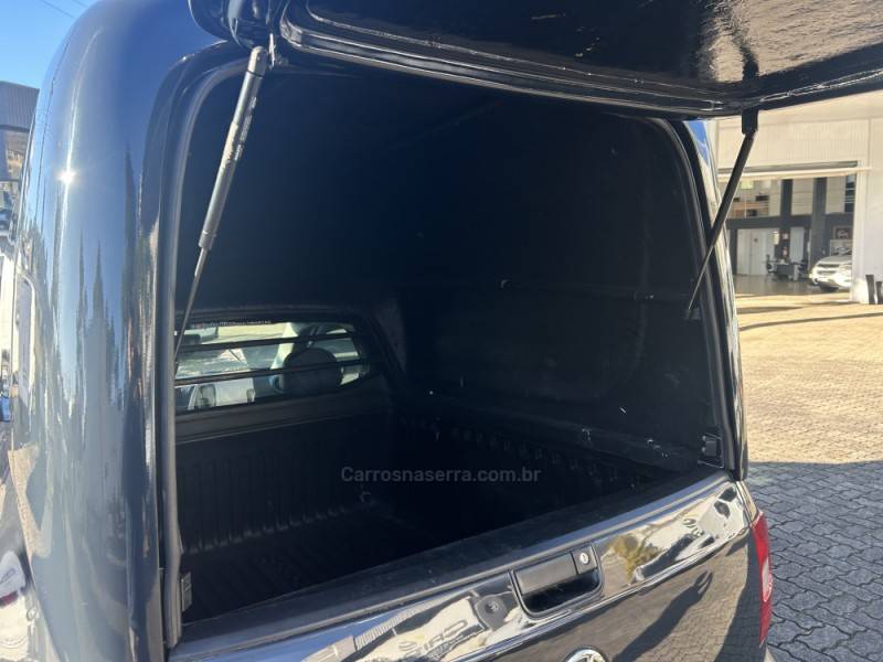 VOLKSWAGEN - SAVEIRO - 2013/2013 - Azul - R$ 50.000,00